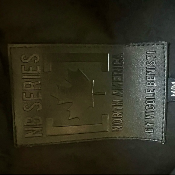 Nicole Benisti Coat with Detachable Fur Collar -worn 2x Size Medium MSRP $1450 - Picture 4 of 9